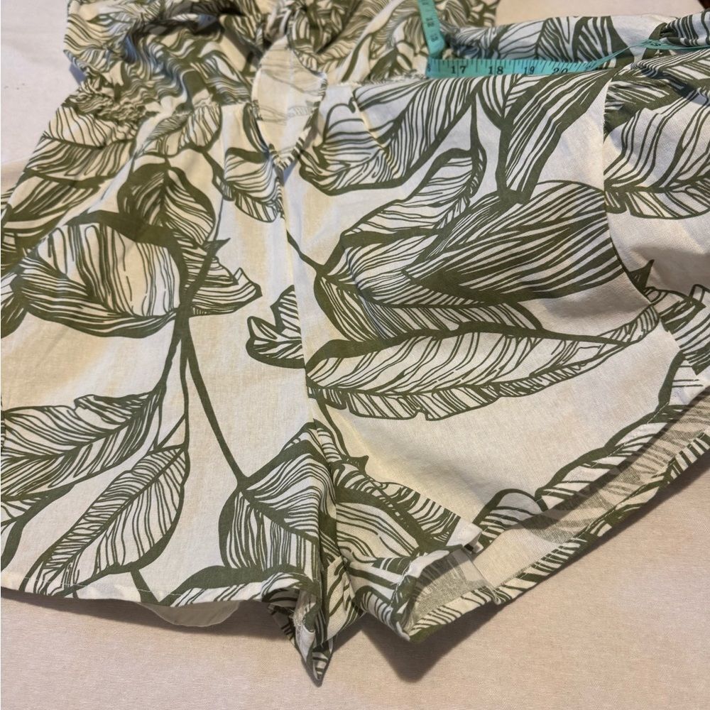 NWT AAKAA Women small Green‎ Leaf Print Tie  Romper TRAVEL BOHO BEACHY TROPICAL - Picture 7 of 10